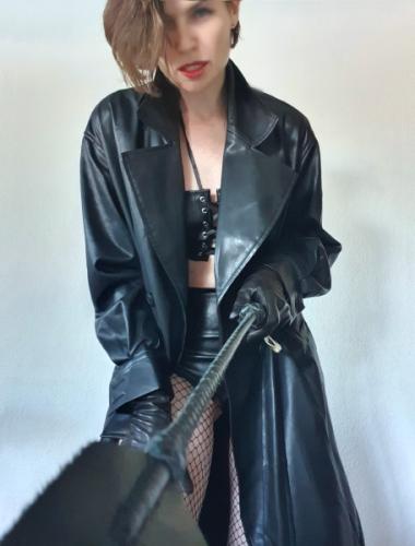 Professional Dominatrix Femdom Mistress Elena from Lisbon